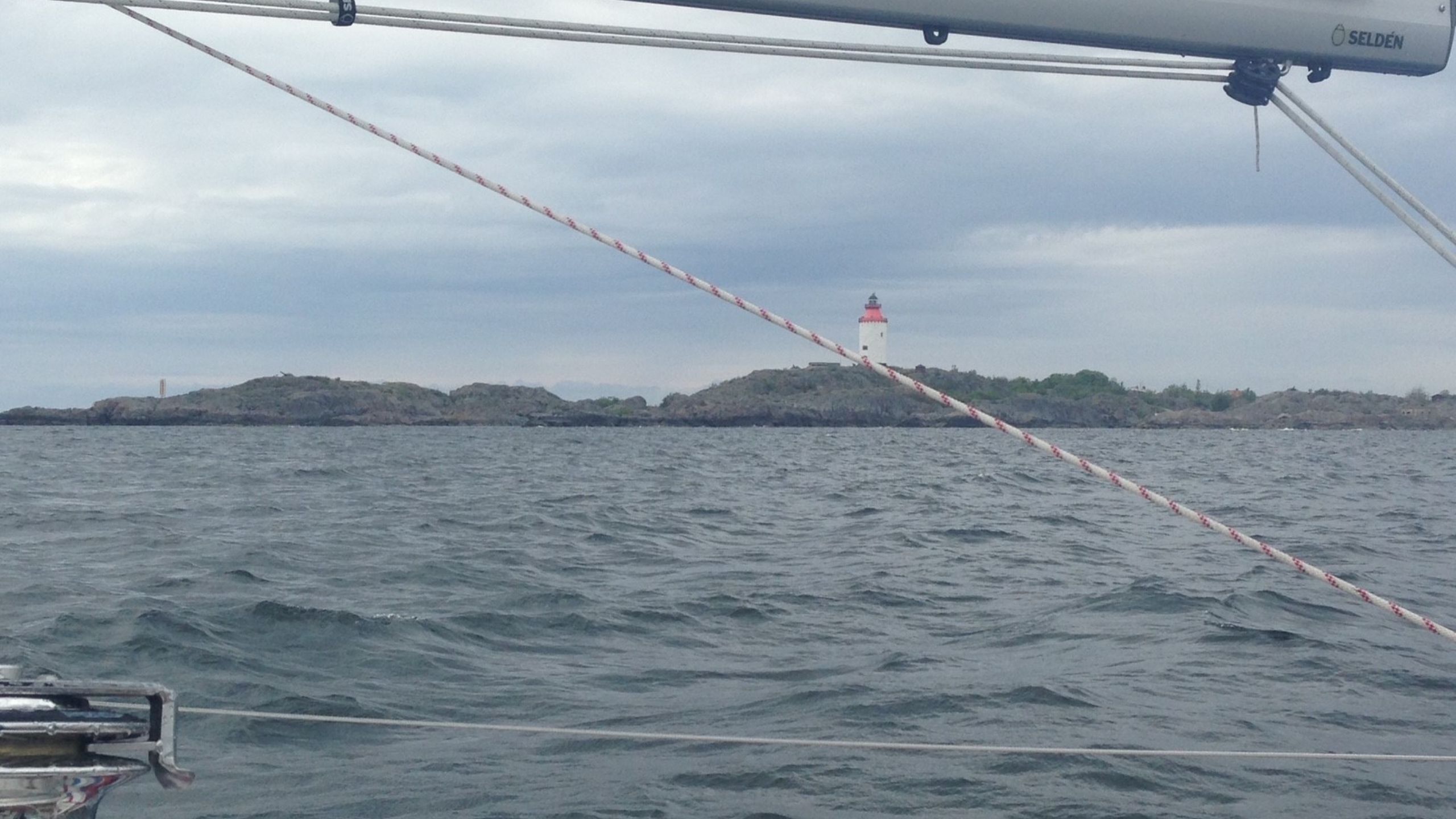 BÅTMAT 3 Båtmässan 2026.pdf Öppet hav med fyr längre fram